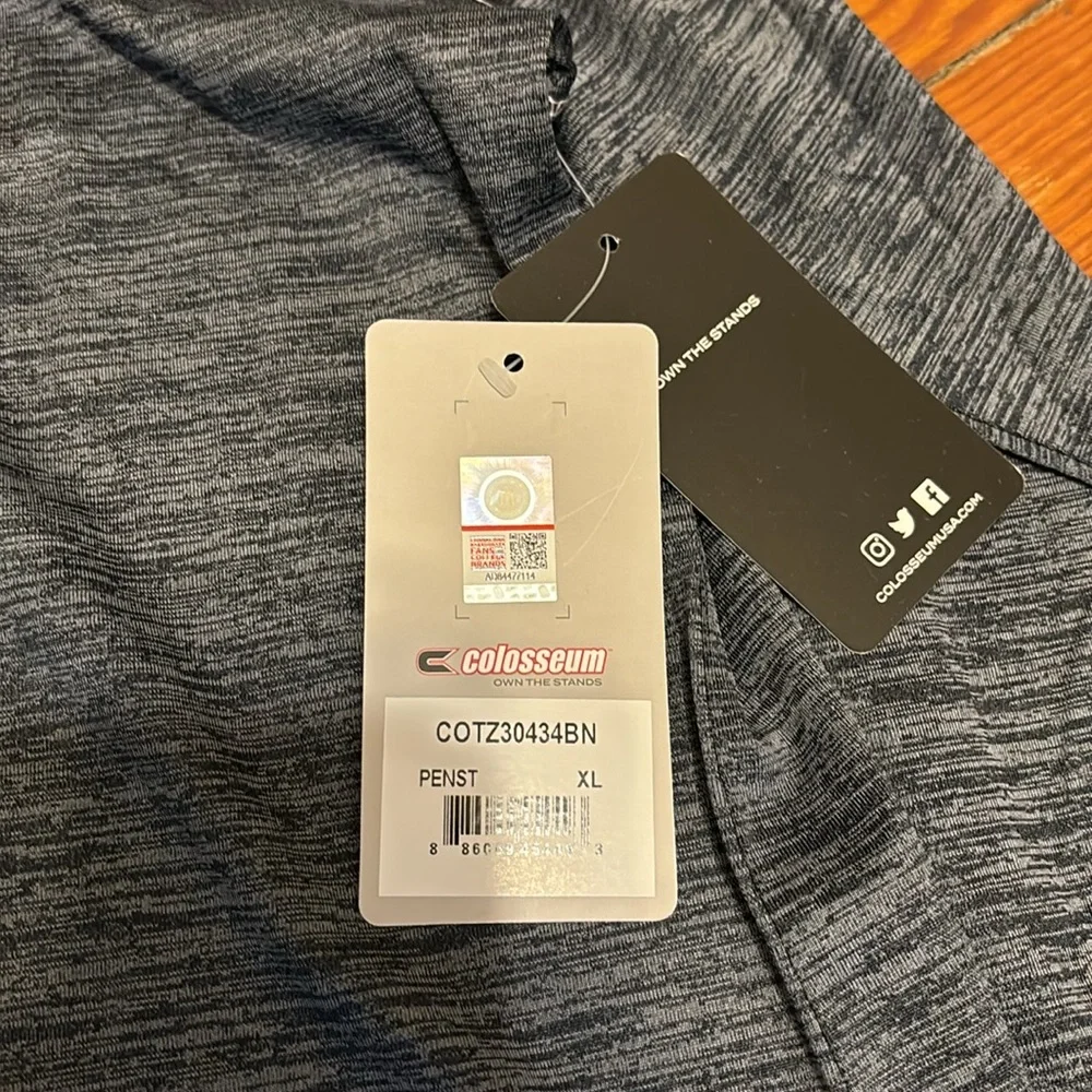 Penn State Women’s Zip Up Sweater NWT - Picture 5 of 6